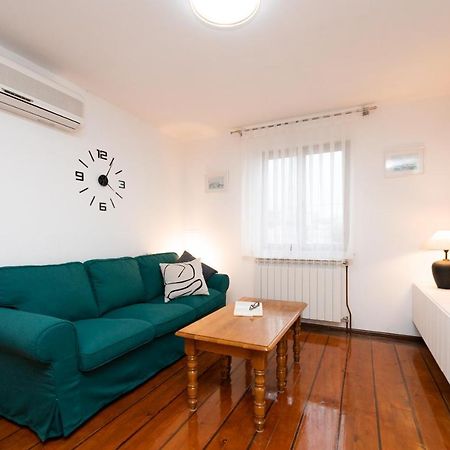 Bepa Apartment Supetar Exterior photo