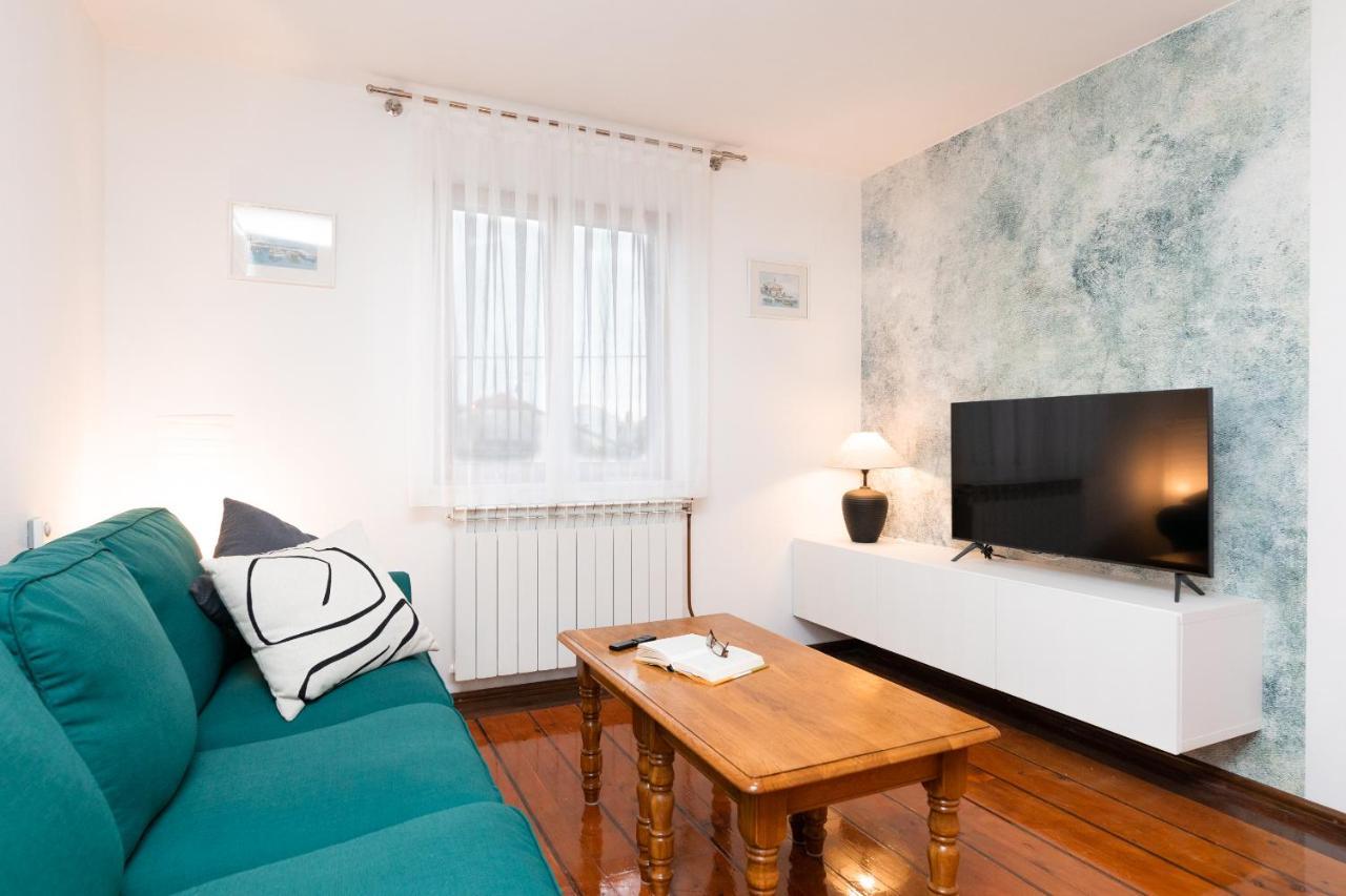 Bepa Apartment Supetar Exterior photo